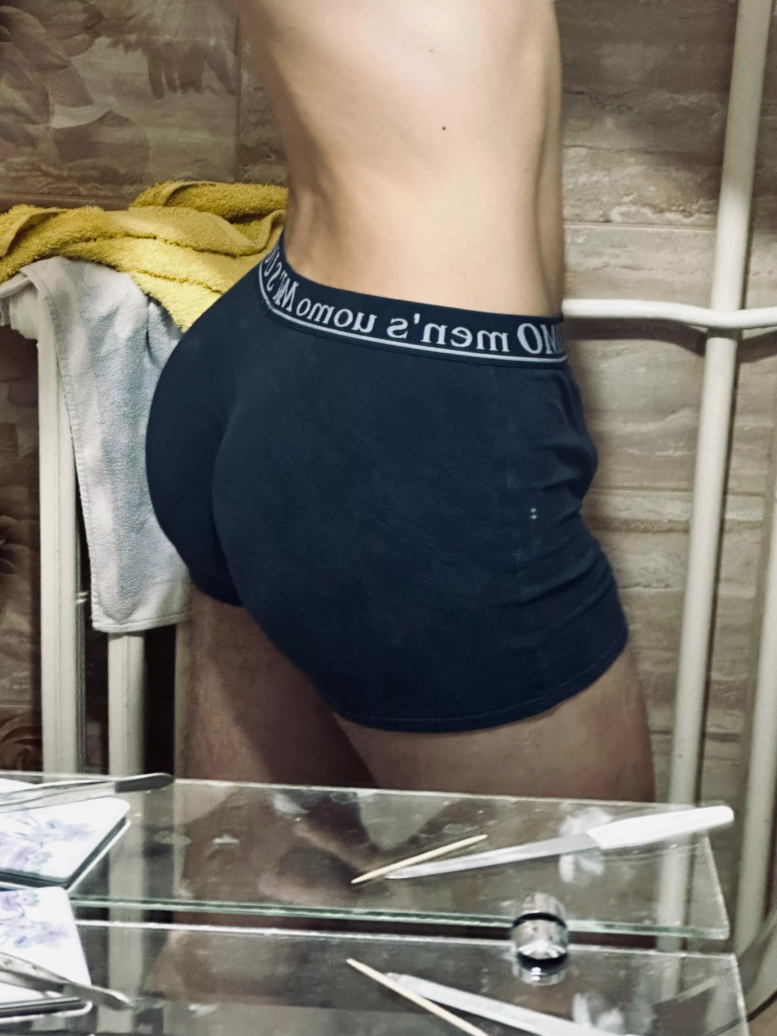 Honest opinion: smash or pass 19 😏 posted by bodysilhouette