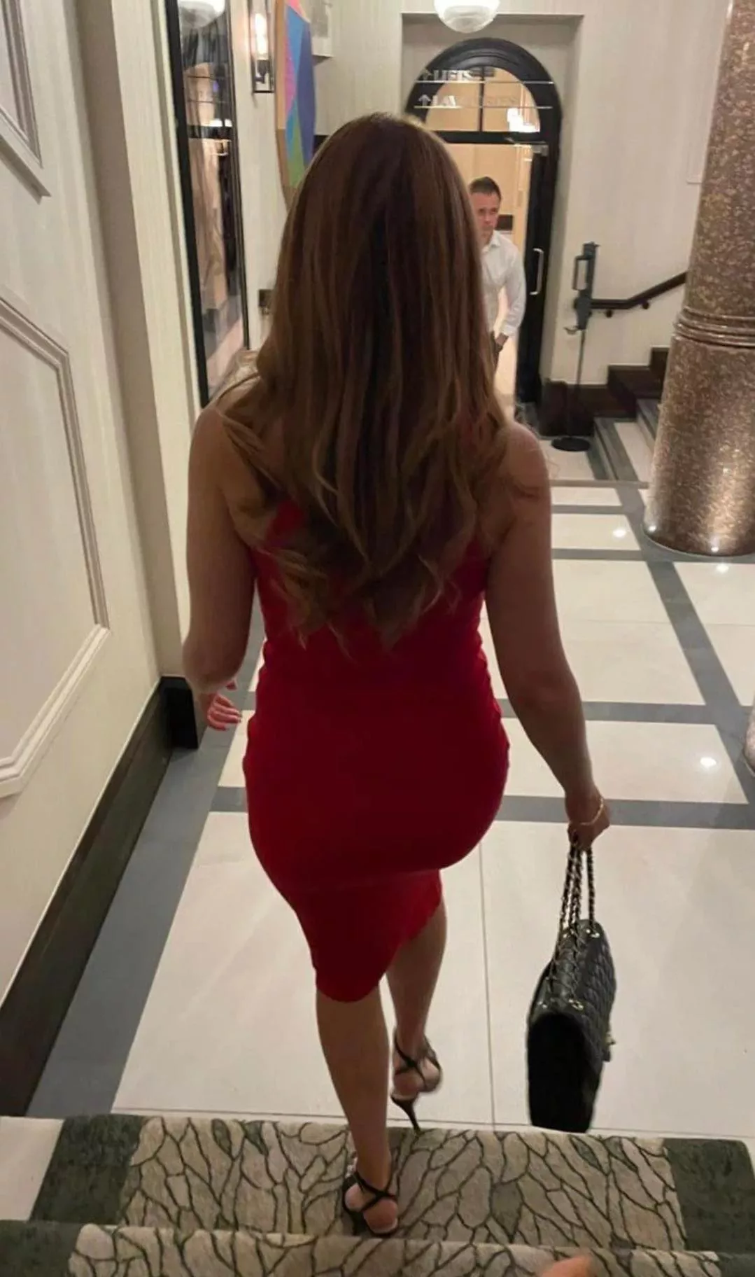 Hugs her curves so well posted by noddy-nick1