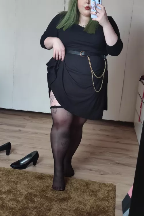 I love my curves ✨🖤 by PrinceznaViktorka