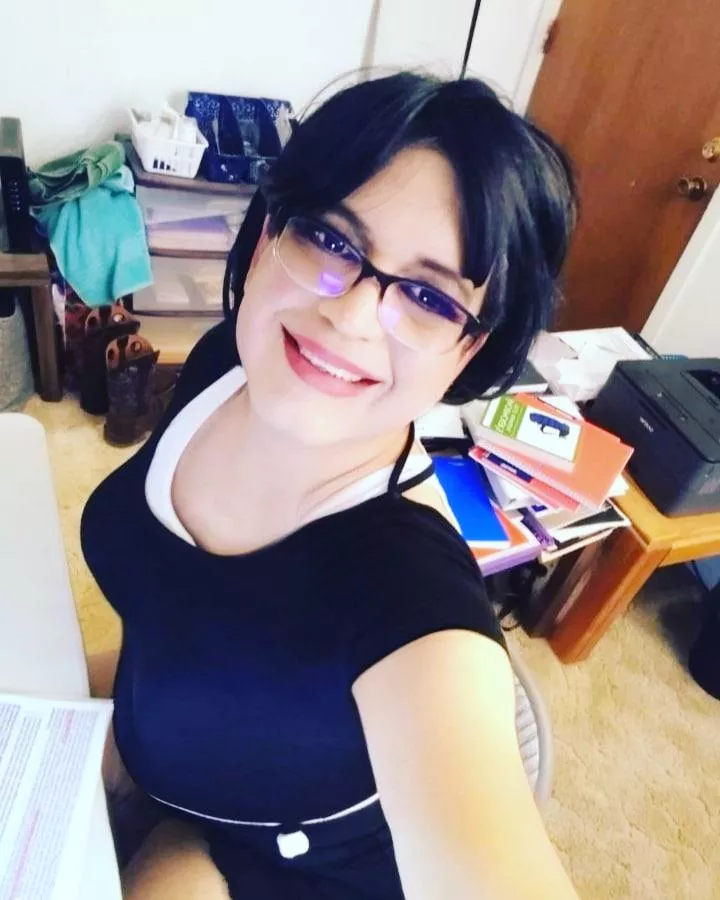 Mature wifey step-mommy vibes 🤭🤭🤭 posted by Past-Replacement-901