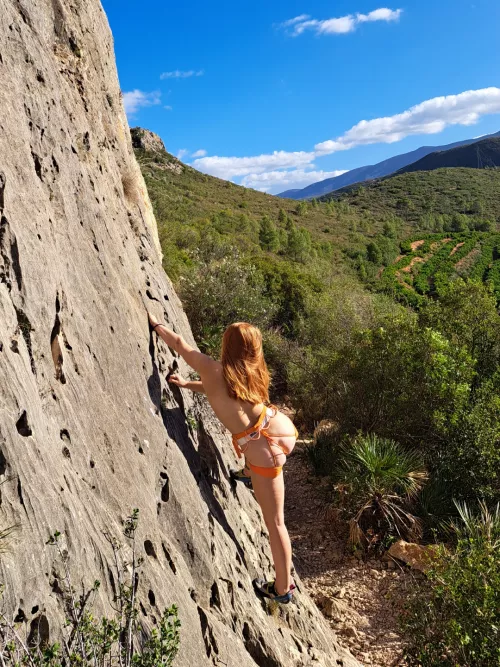Naked climbing feels so much better by KinkyClimber1