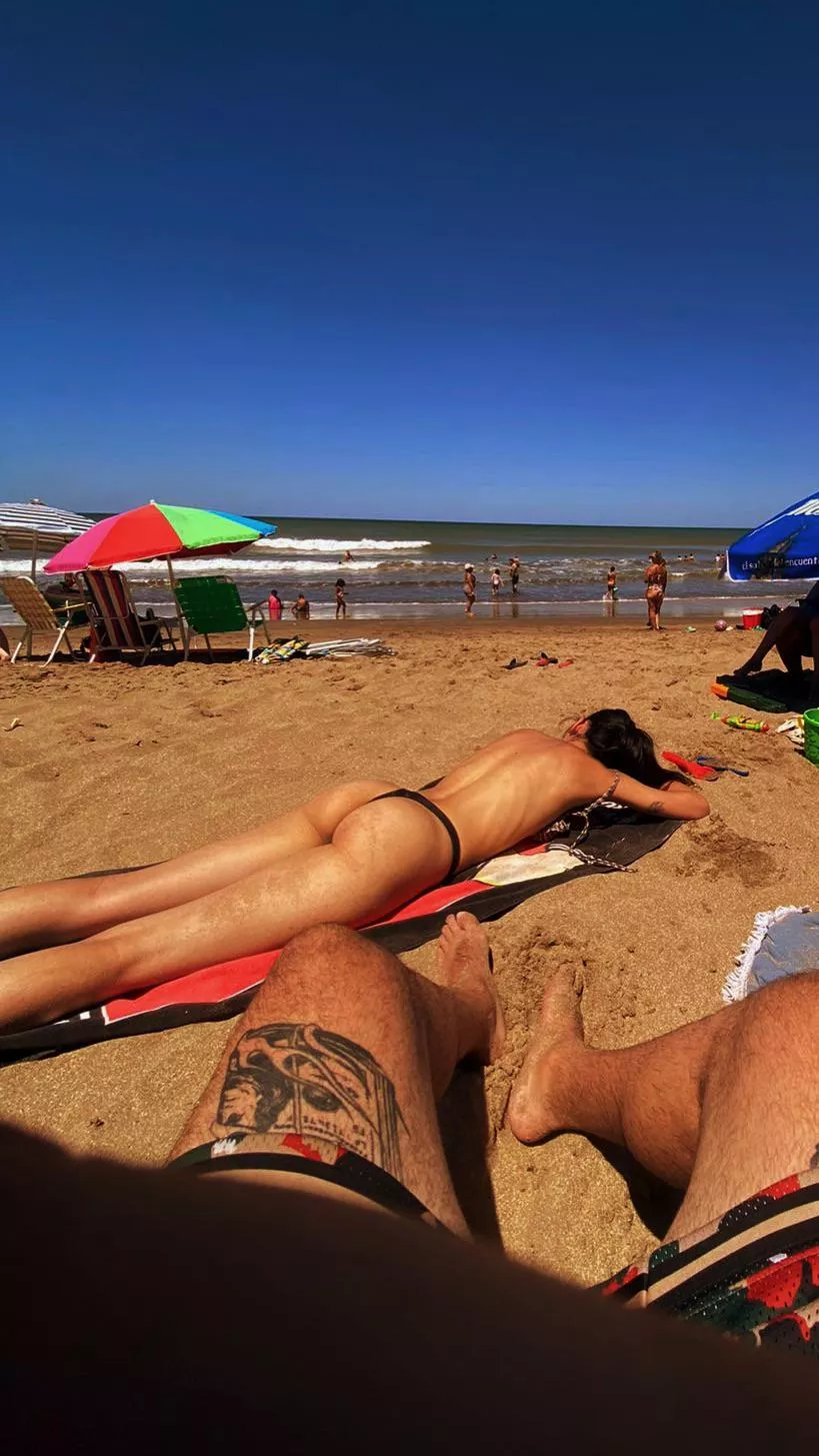 Nothing like taking naps near the sea posted by kaludi_x