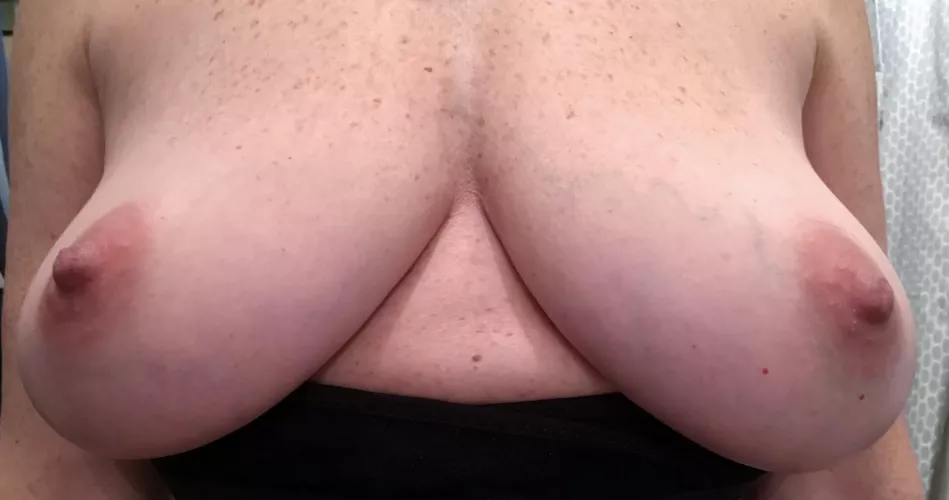 Saggy Tear Drops Breasts by Eleagant