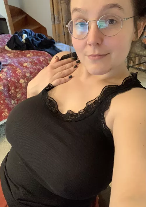 should this brunette go back to wearing a bra? by nakedclownempire