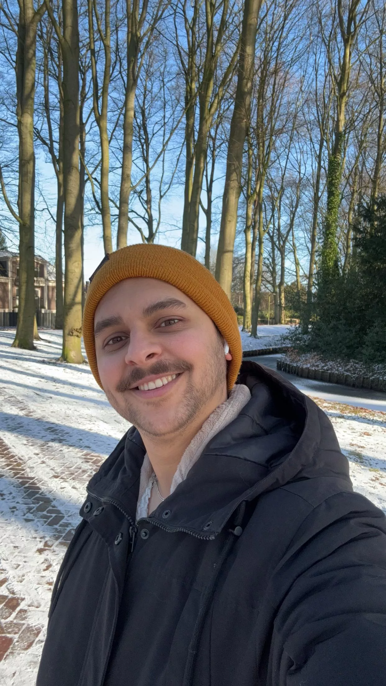 Snow reflects the sunlight just perfectly 😁 posted by michelberg99