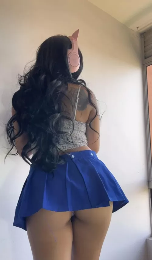 This skirt makes my ass pop by honeyyhhn