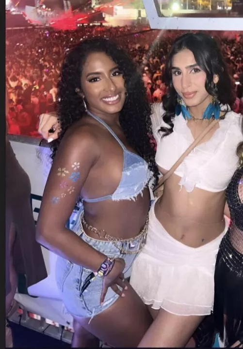 Which one? by plakia99