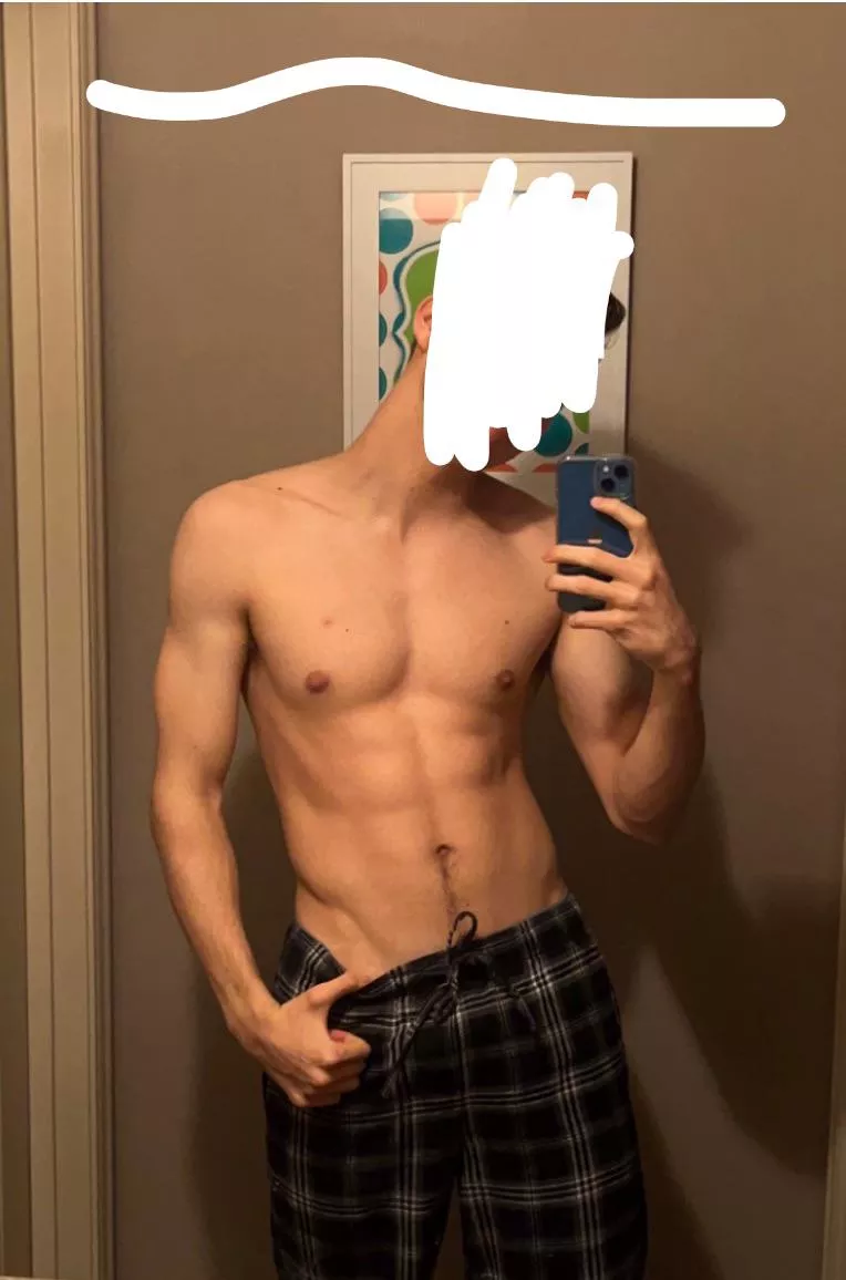 19 m jock with a bubble butt. Home alone. Any doms wanna role play? Snap: anonjock8 posted by Elegant-Clothes4562