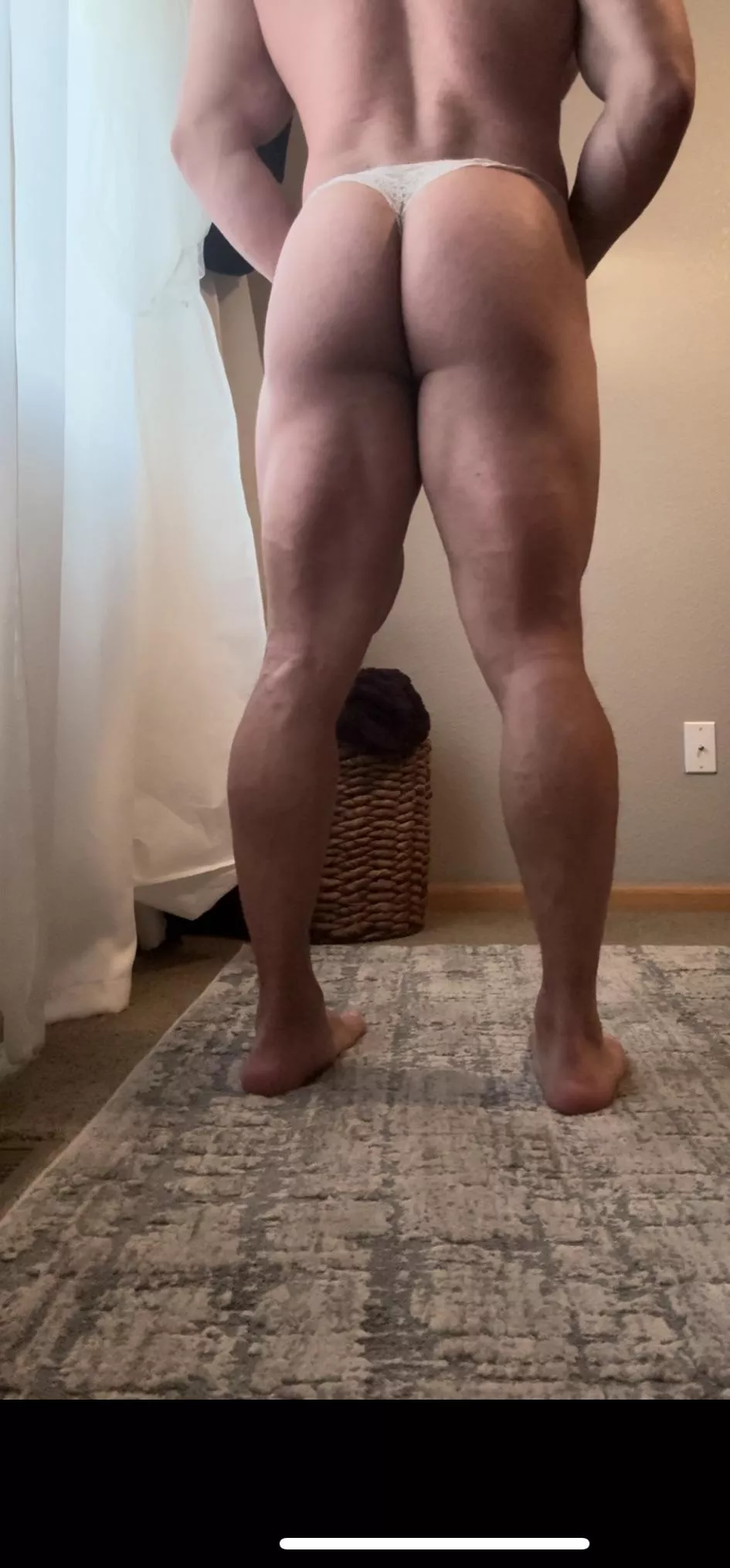 [28] Just cause my booty looks good in panties 😘 posted by zmane765