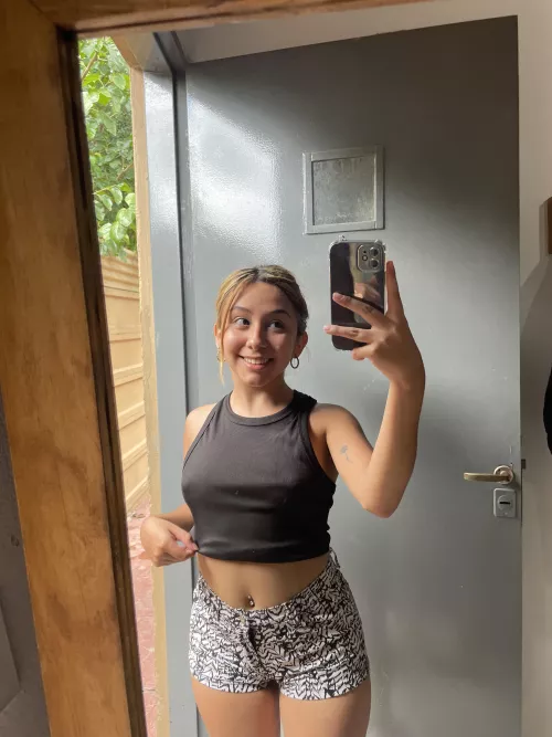 Anyone to kiss my belly? 😇 by ZiddiSehzadi