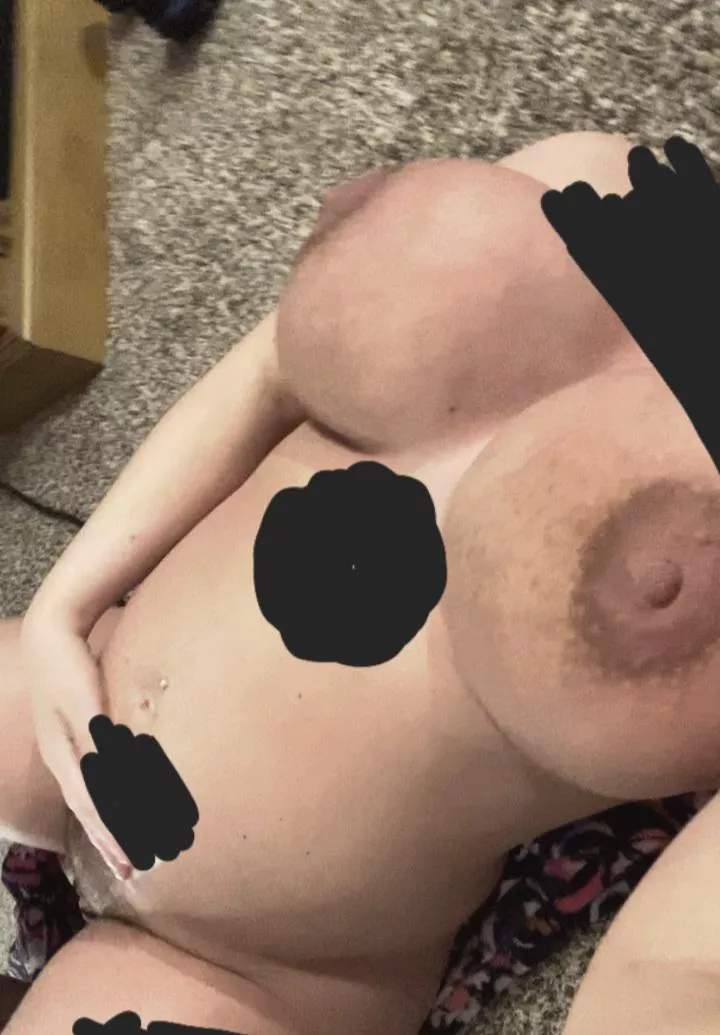 Bi and pregnant. Had to cover tattoos. Can't believe I'm posting 😅 posted by ShapeOfWeird