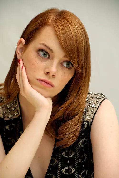Emma Stone by summercloudsadness
