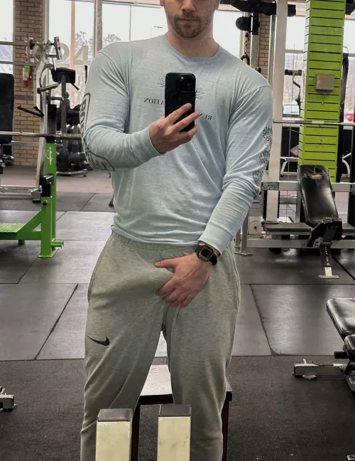 Everything bulging at the gym.. by well-endowed720