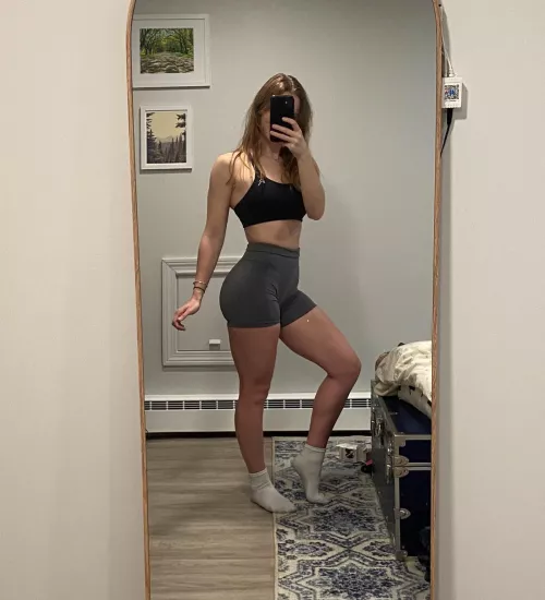 [F]eeling hot in my gym clothes ;) by hornyhamburglar