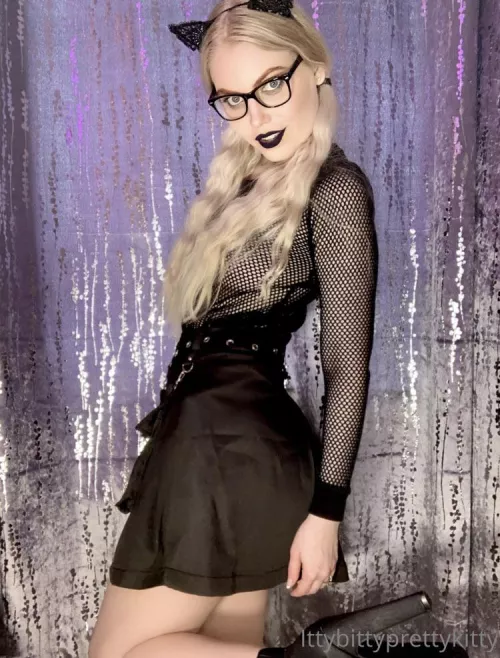 Goth blonde by ittybityprettykitty