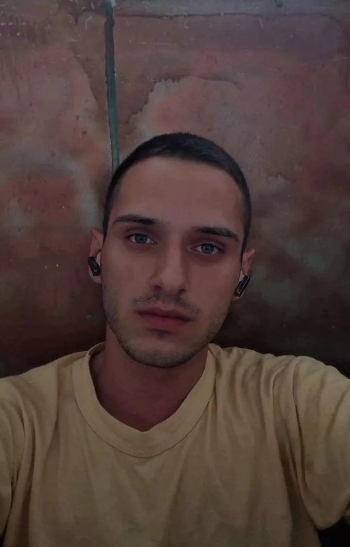 Hello 👋 posted by DaNieL_99_