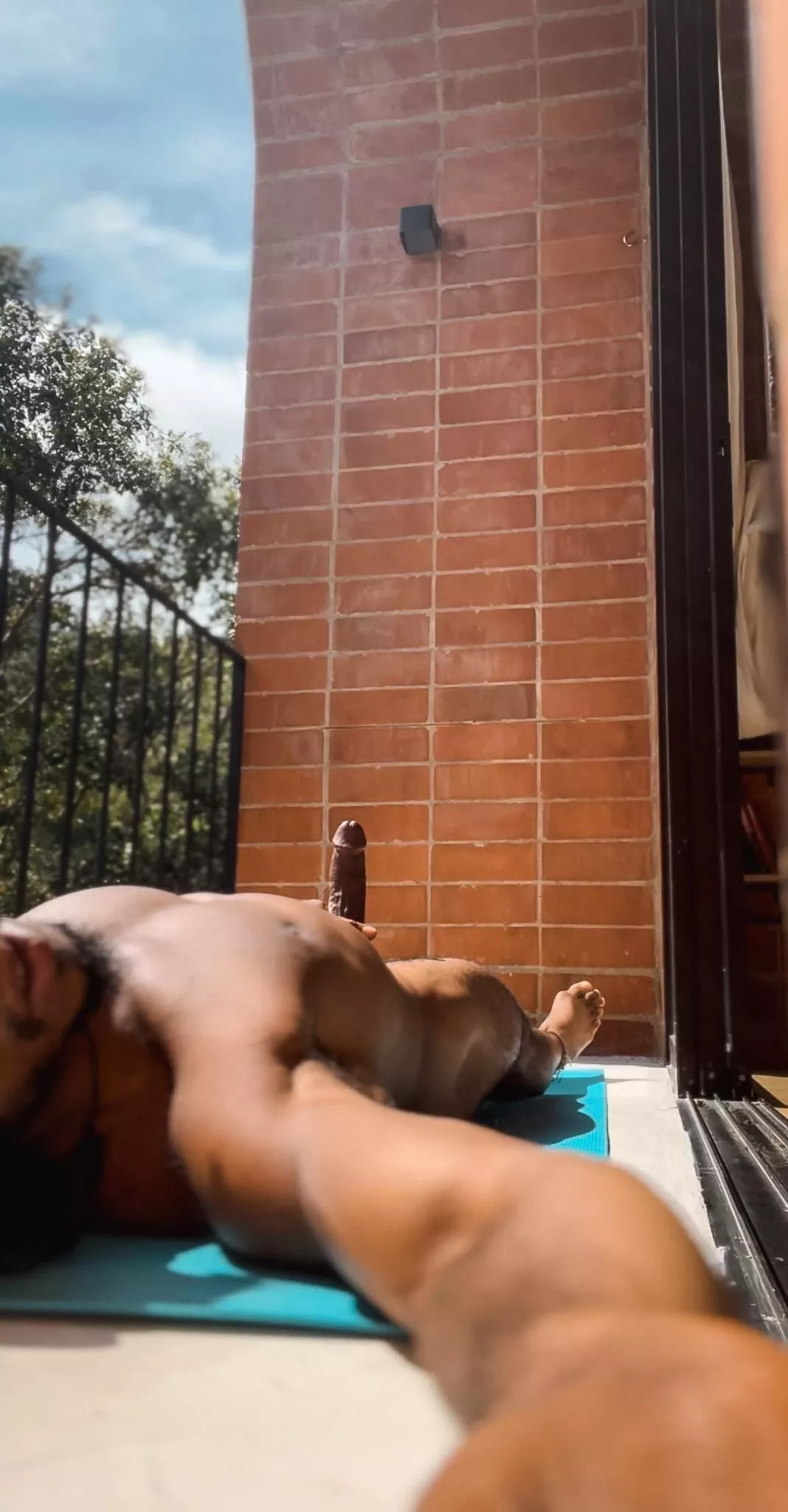 Help me stretch? posted by handsumeDick