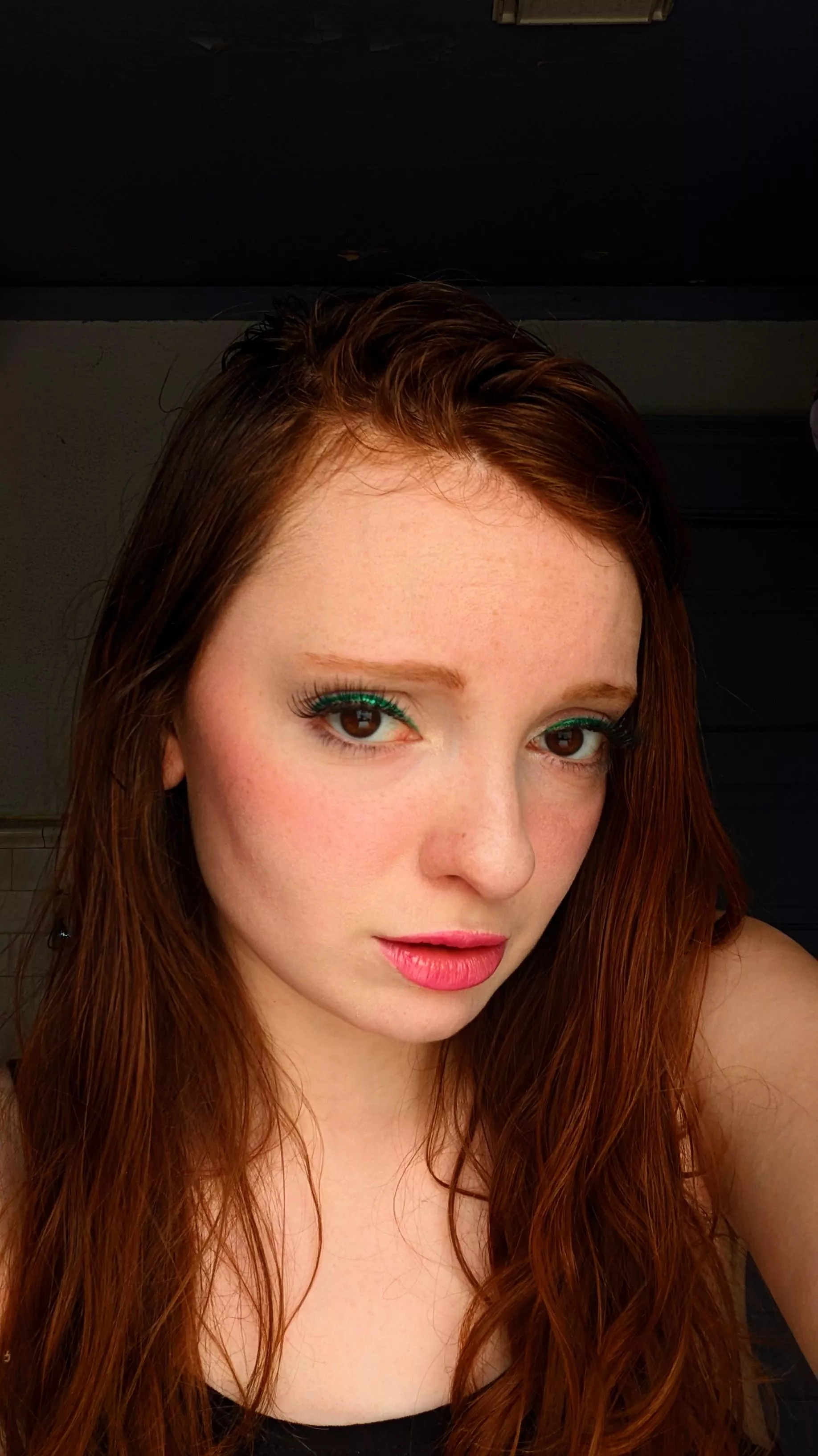 [IRTR] feeling like a model hehe posted by kisskittyred