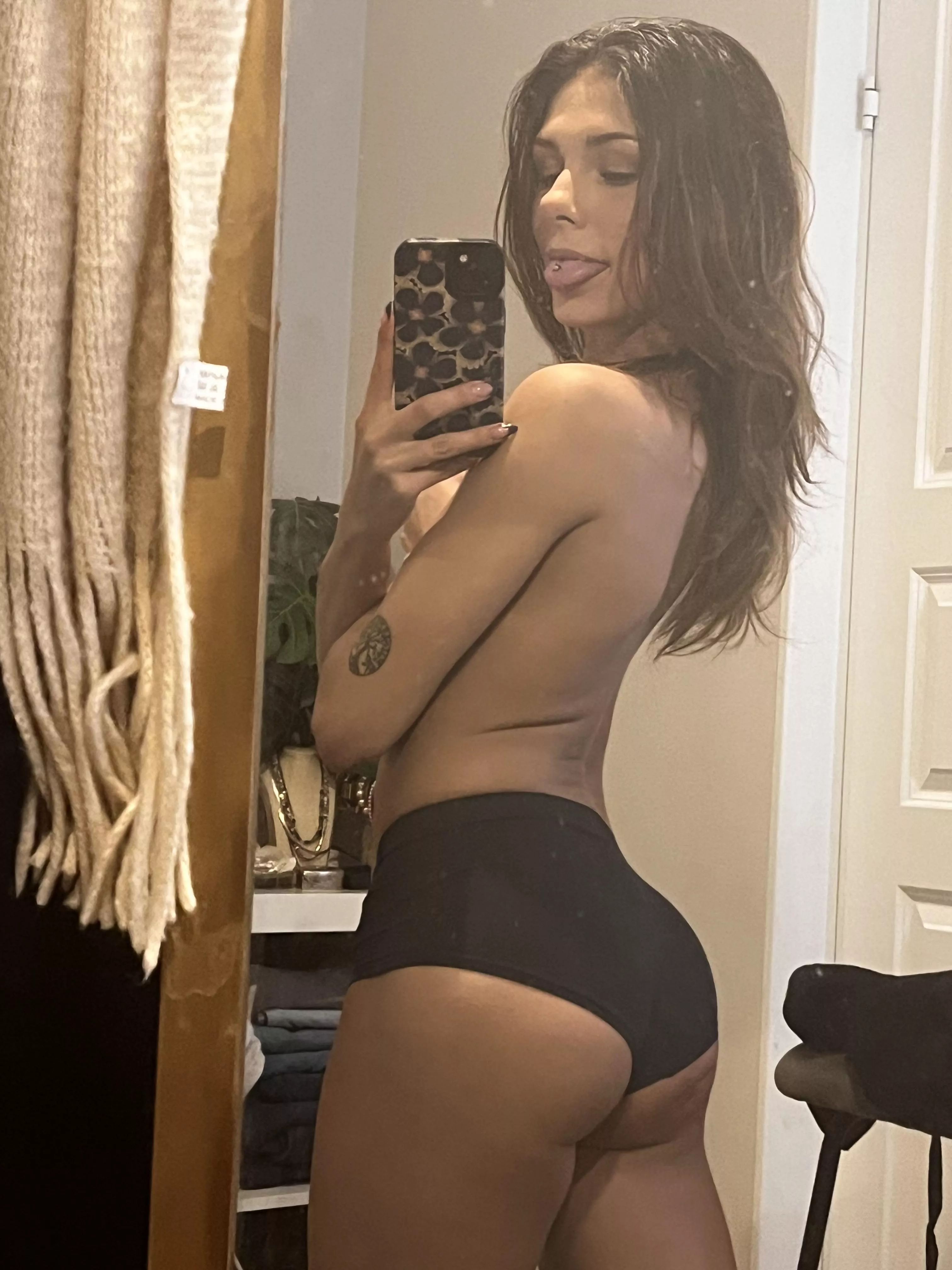 Is my petite 18 year old ass thicc enough? posted by Iris_ZE