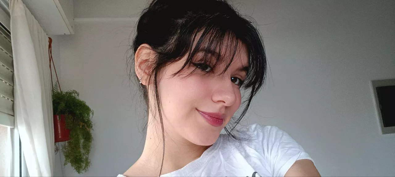 IUTR angelic face posted by Waste_Priority8911