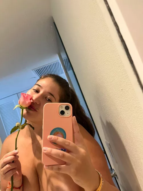 Just a chubby hello to brighten up your day by SuspiciousDrafting