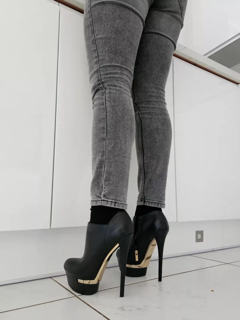 Le Silla Ankle Boots by QuirkyCaterpillar505
