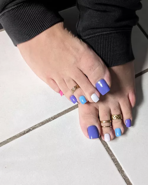 Nice and clean after a bath... by Acer_69_