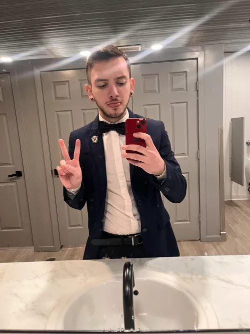 Pic from a gig I did a while back that never saw the light of day (the jacket wasn’t black like I initially thought). by chasebutnotthebank