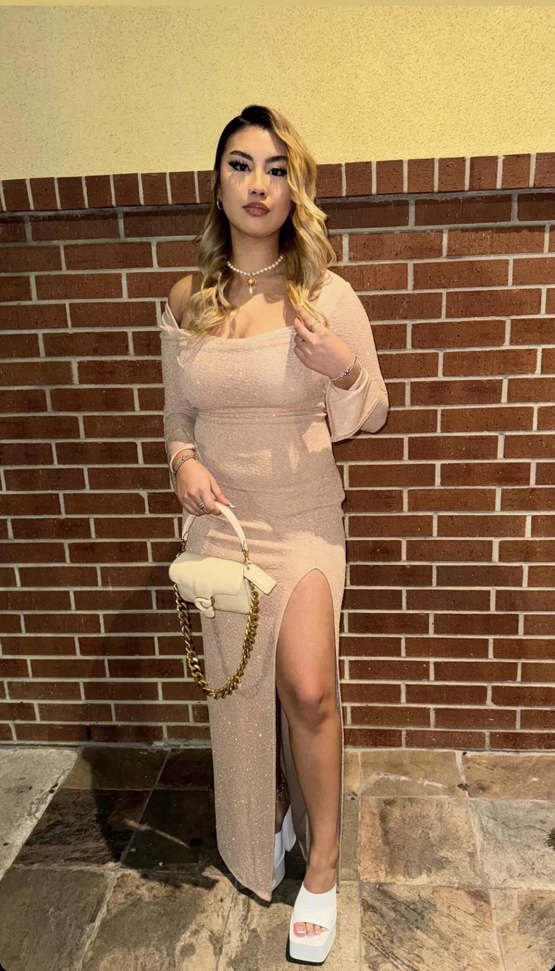 Sexy posted by OutrageousItem1922