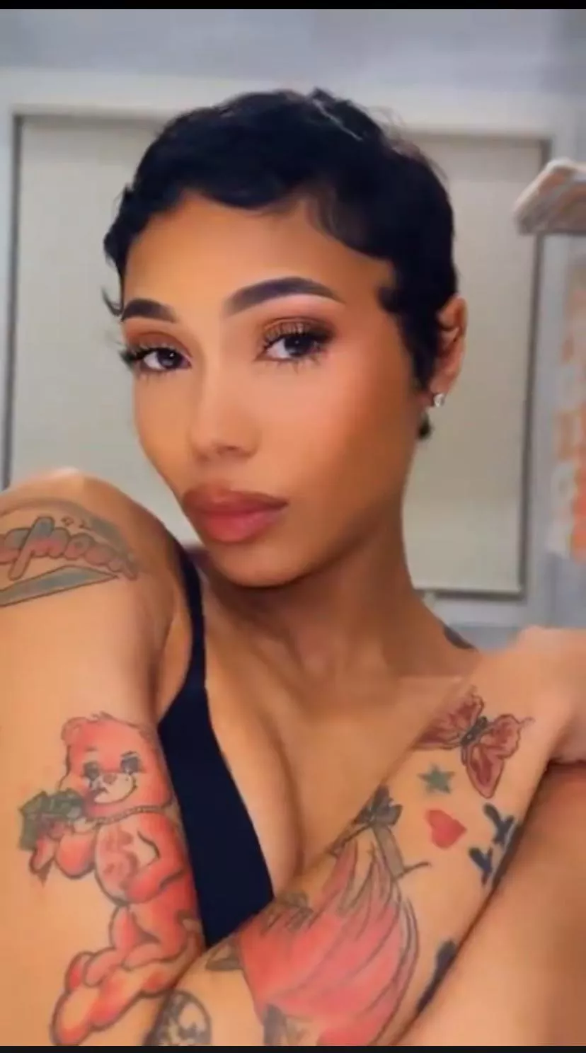 Sexy coi Leary posted by InternationalAd7925