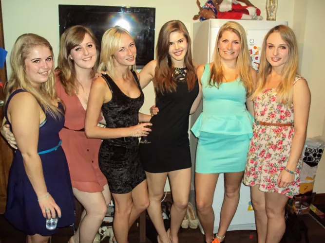 Six Brits 🇬🇧 by Consistent_Wave_9960