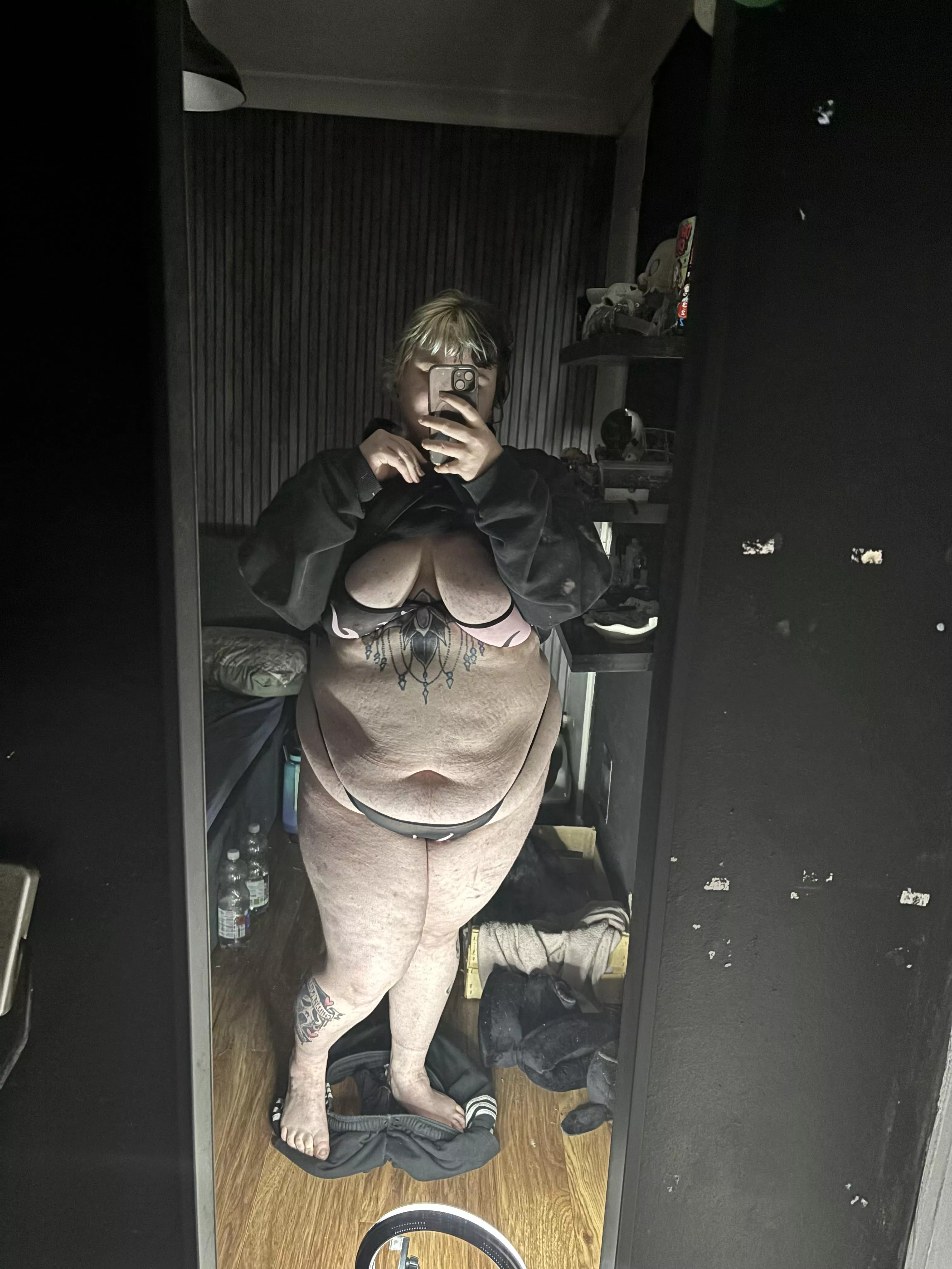 Teasing me for being fat only makes me wanna get bigger 🐷 posted by Emobabee0