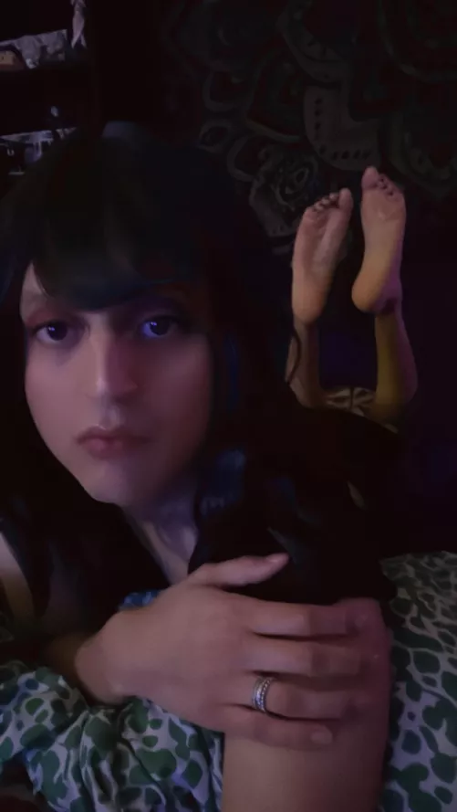 Tell me I’m pretty please daddy 🤗 by Sissy_Evelyne