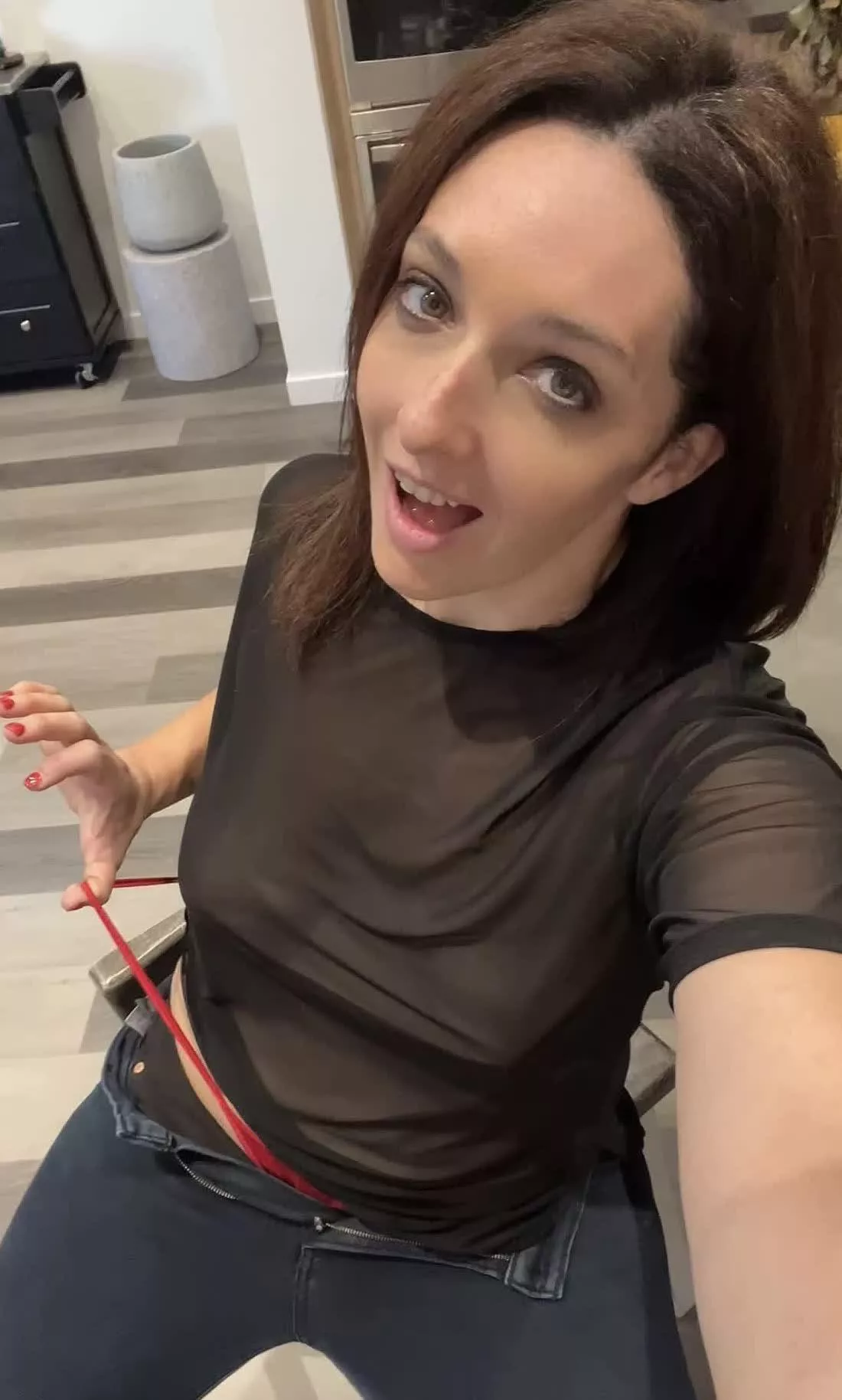 Wondering if i would attract you still? 40yo mom posted by Cameron_Donatella