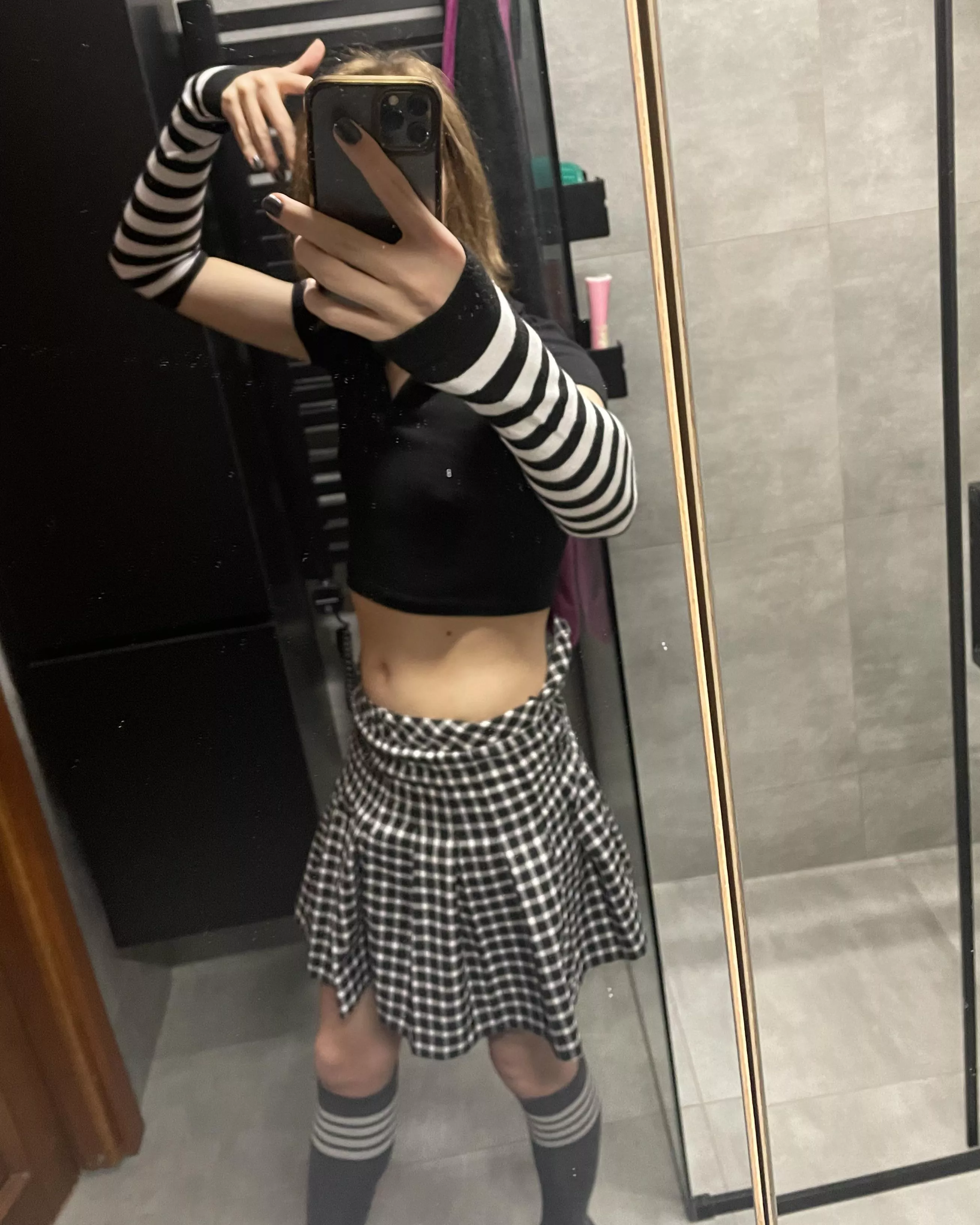 Would I look better with or without hand warmers ? posted by Femsobi