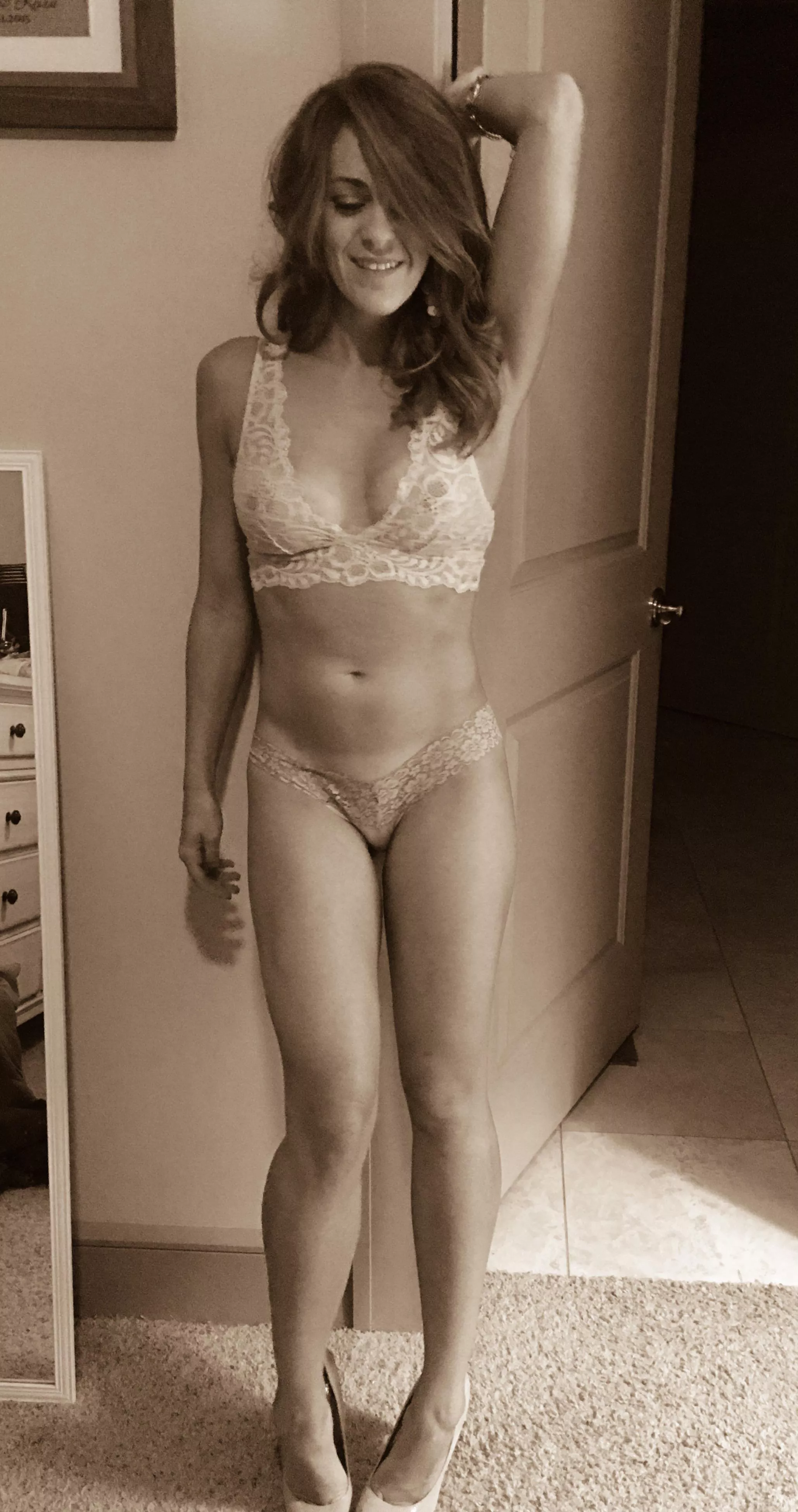 [38F] blushing and giggling thinking of u looking at me posted by swtsthrnbbby