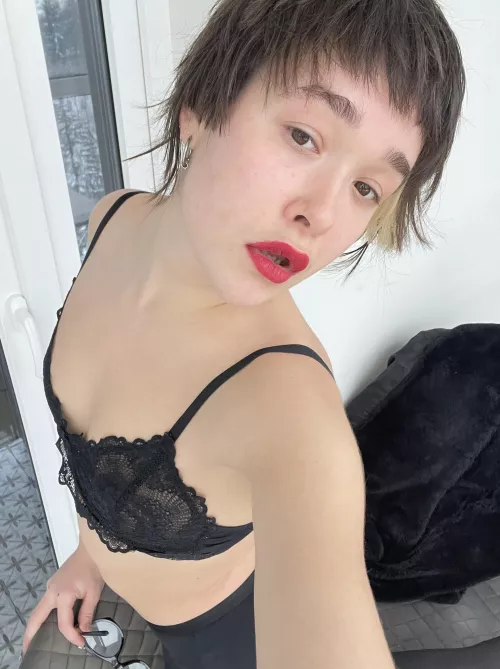Any older men here that want to fuck me raw by Lolinafg
