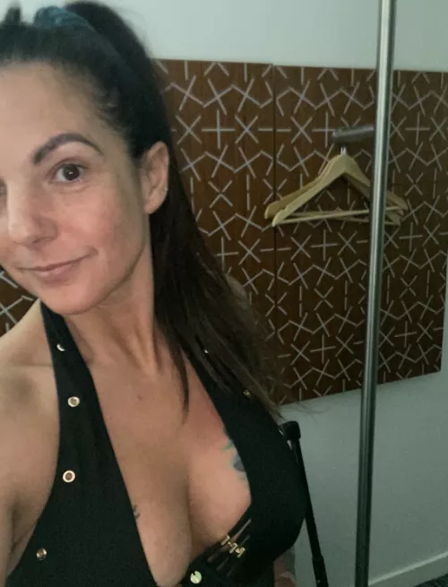 bare face and cozy vibes by JaydeExotic