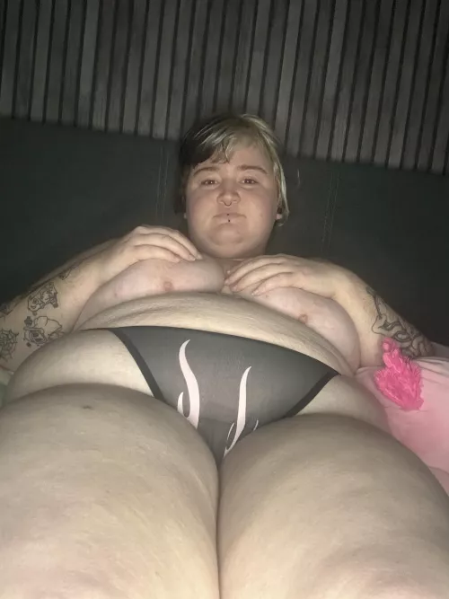 Come join me in bed 🖤 by Emobabee0