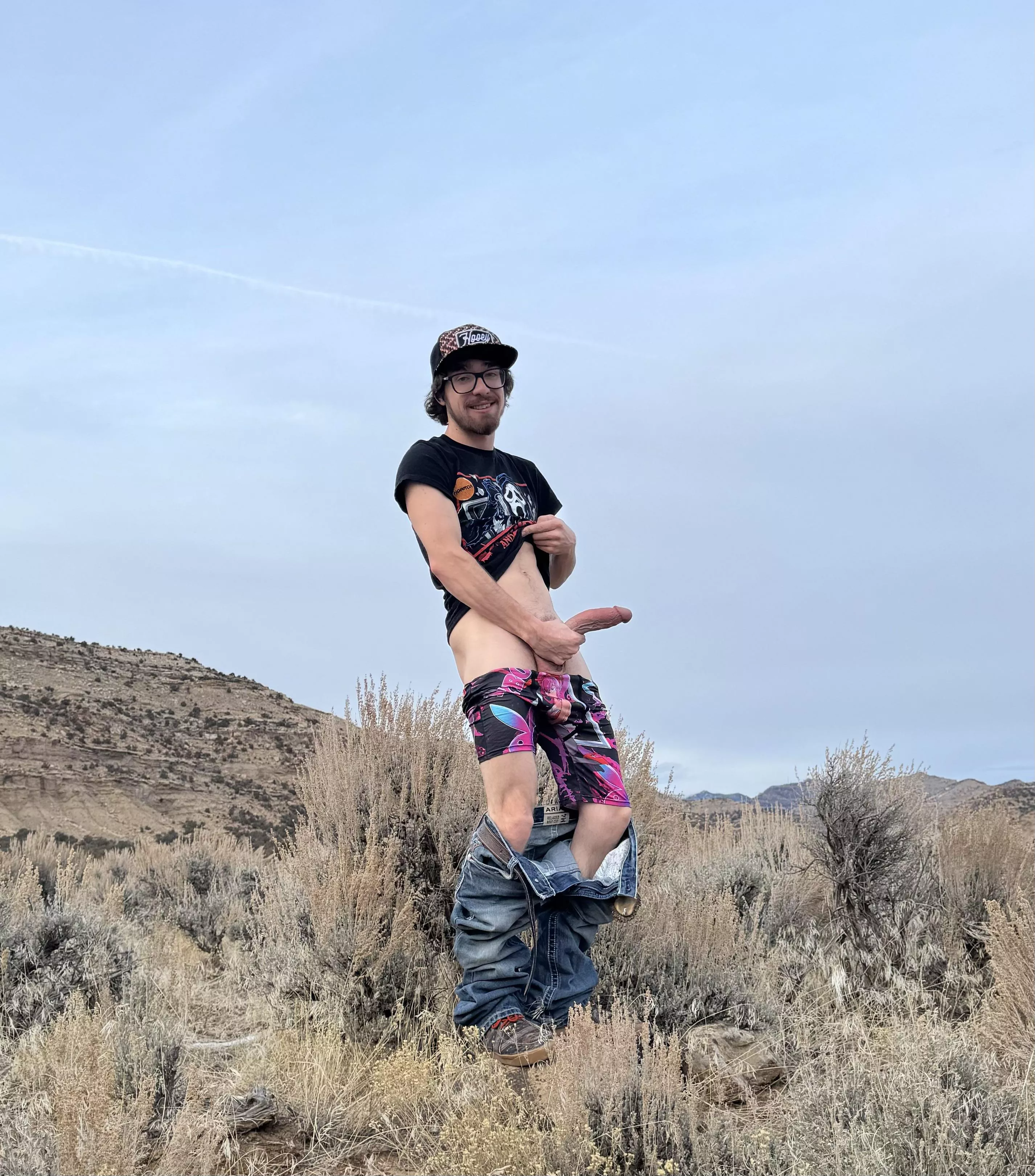 Do you like ‘em long thick and veiny? 🫠 posted by teepee_77