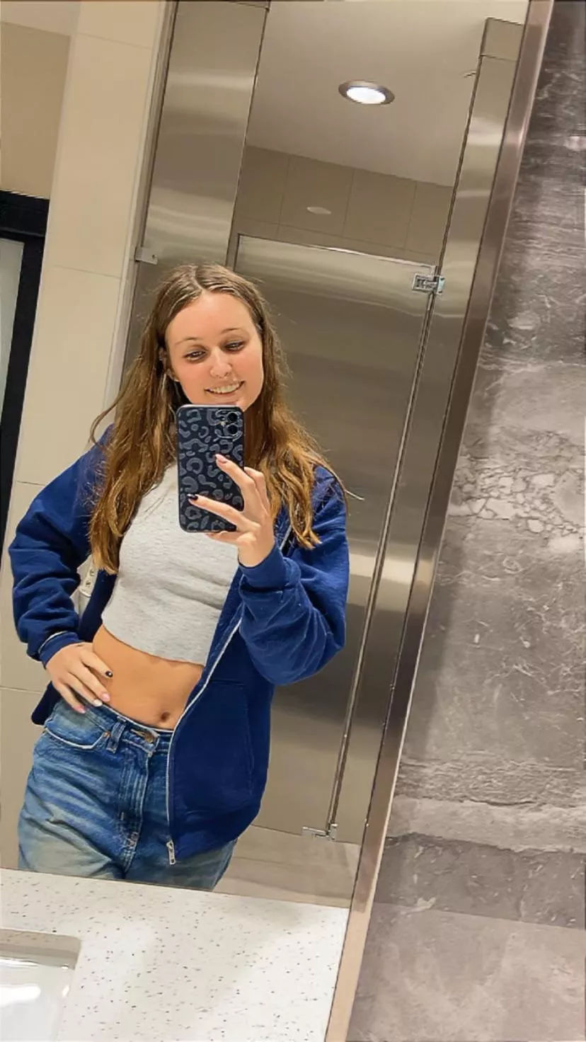 Do you think I have a cute smile? posted by Hot_Argument_2020