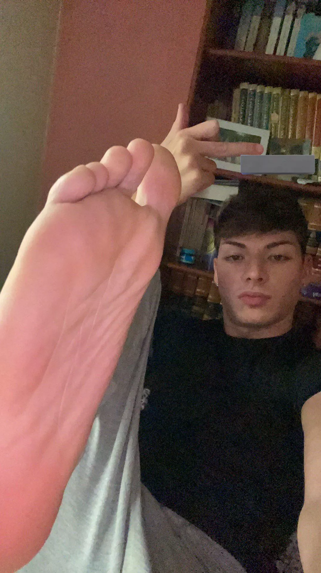 get on your knees and beg me to put my foot on your face posted by IcyRooster5409