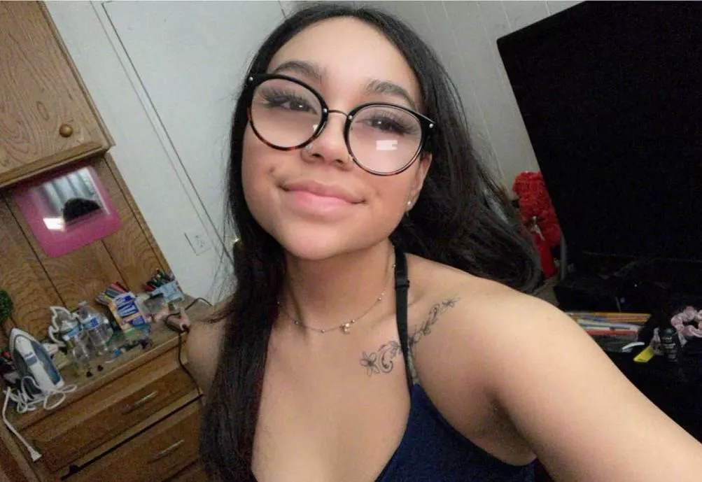 Girls with glasses are hot too posted by AwesomeGirlo