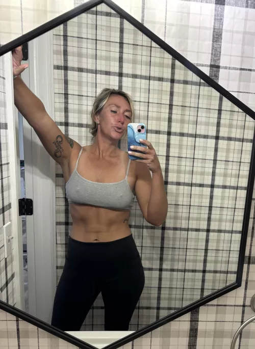 Happy Monday! It’s cold. by SettingVisible419