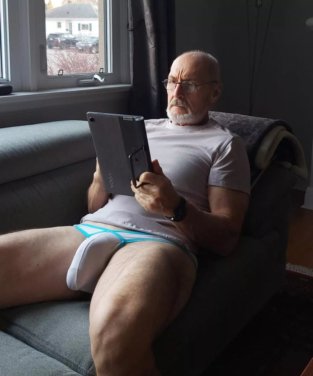 have a few bulges at times so here ya go lol!! posted by Lkn4hamiltonLTR