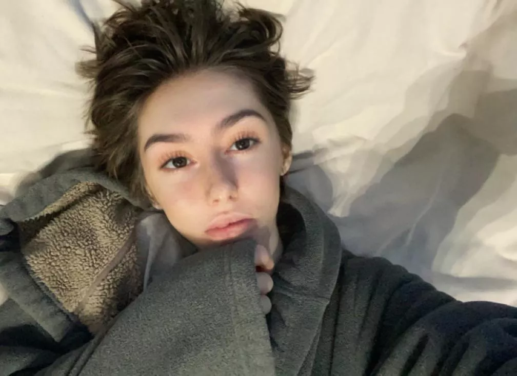 Hi 👋 Hope your Monday was/is okay❤️ posted by Femboy4_uu_