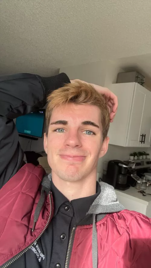 Hope your week starts off right😁 by Jove1221