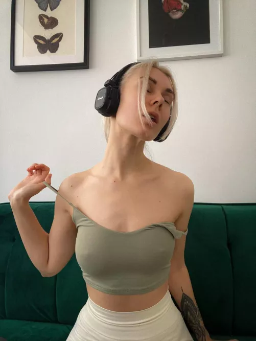 i can be your fantasy by peanutbuttua