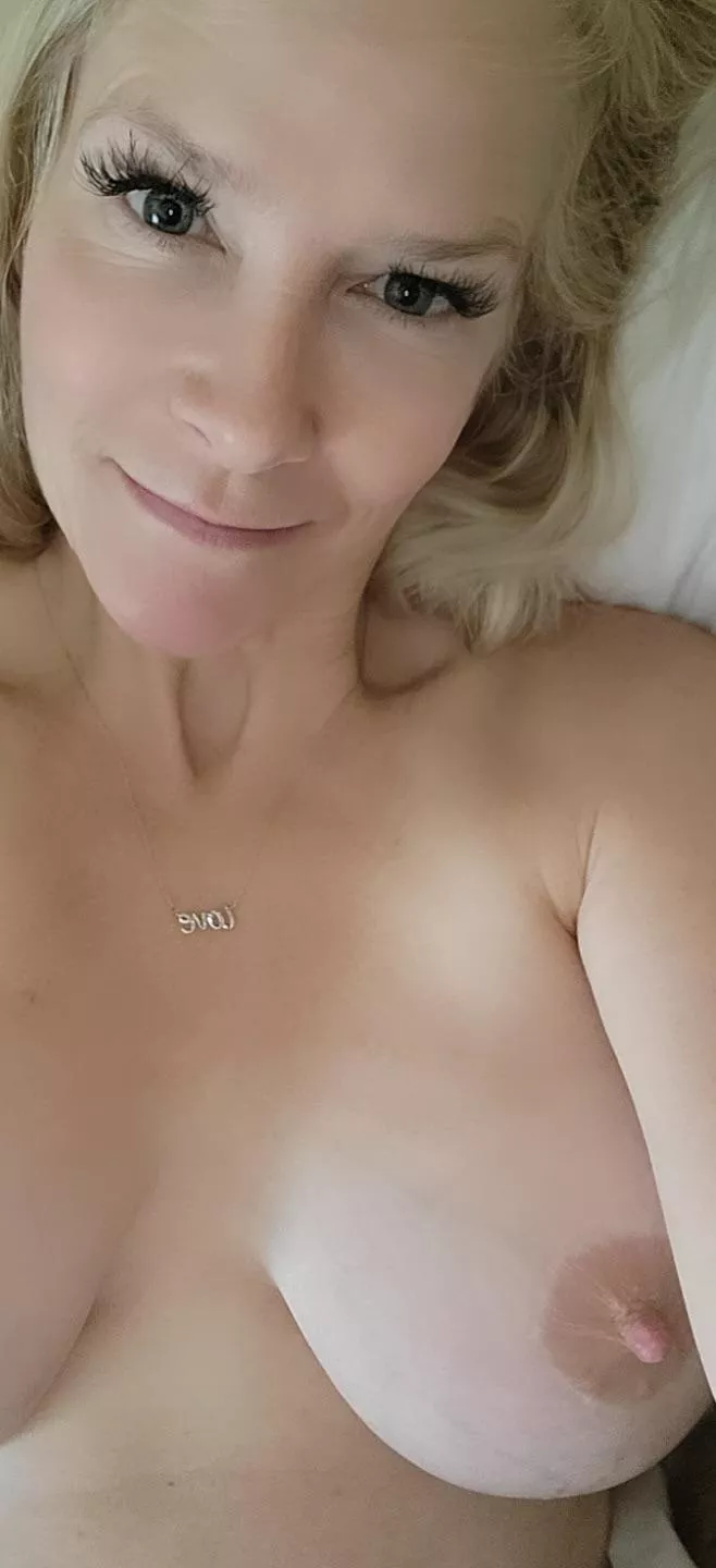 I’m horny right now… posted by Fitmom_Professor