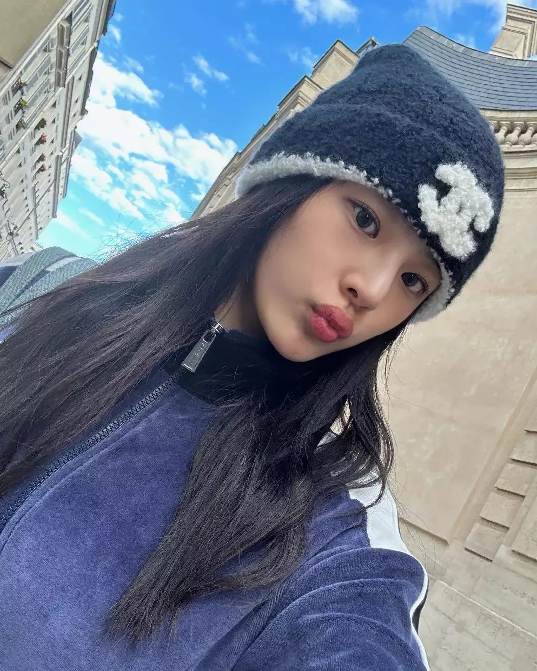 Kim Min-ji posted by BusyFlower9